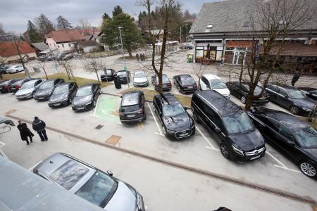 VLADA NA OBISKU V CERKNICI 045 FOTO LJUBO VUKELIČ